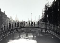 Catherine Dunne Card - Ha’penny Bridge, Black & White